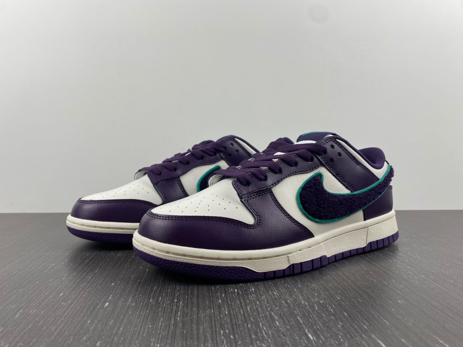 【free shipping！！！】Nike Dunk Low “Chenille Swoosh”