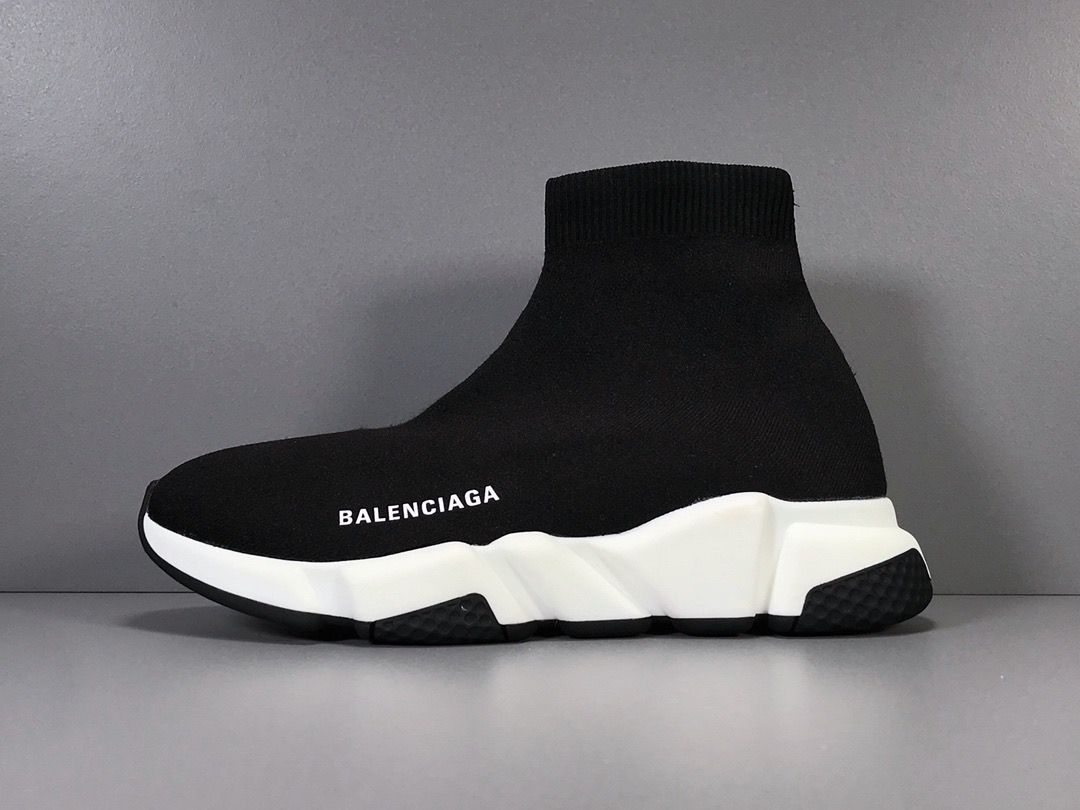 Balenciaga speed sneaker 02