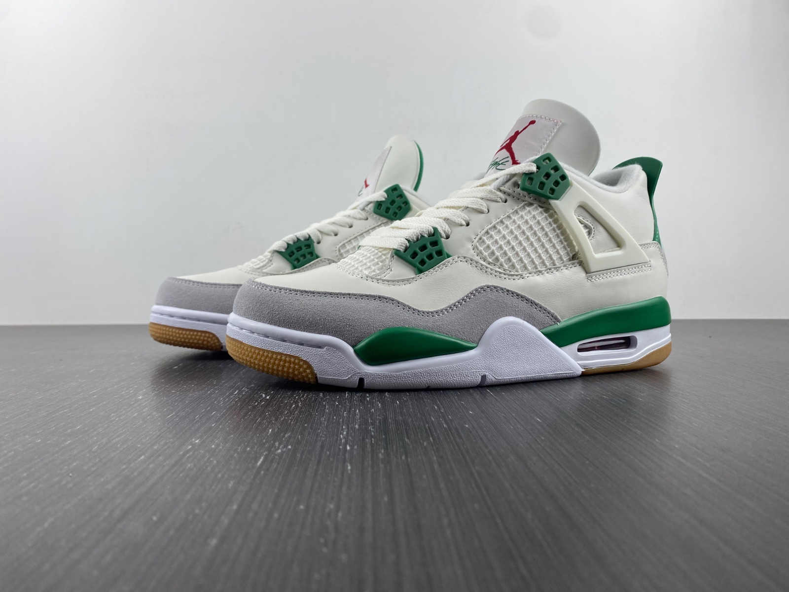 【free shipping！！！】Nike SB x Air Jordan 4 ‘Pine Green’