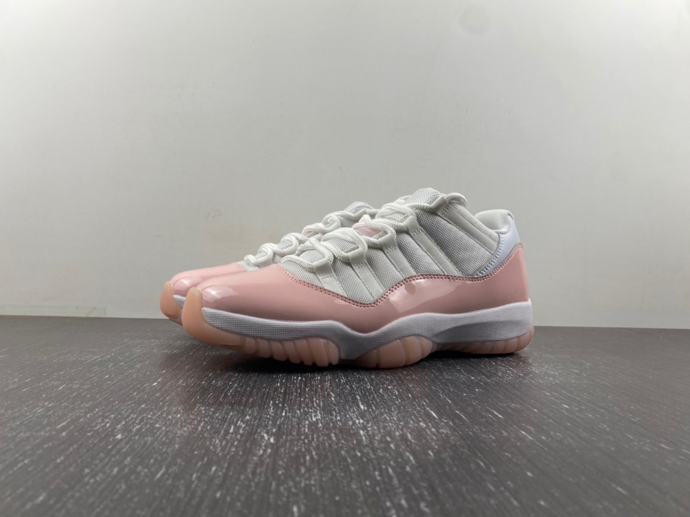 (free shipping) Air Jordan 11 Low WMNS “Legend Pink”